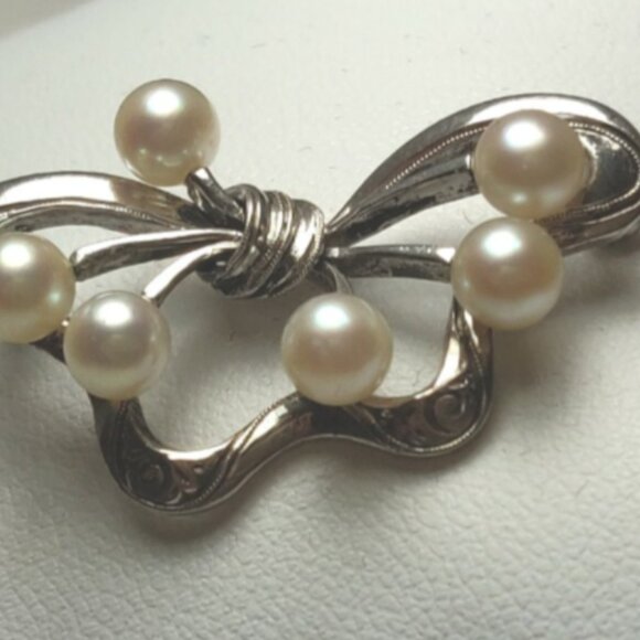Mikimoto Pearl Brooch Pin Very Vintage Sterling Silver Butterfly with 5mm Pearls - Picture 3 of 6